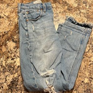 abercombie & fitch barely worn high rise mom jeans